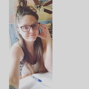 Meet your Posher, Evelyn